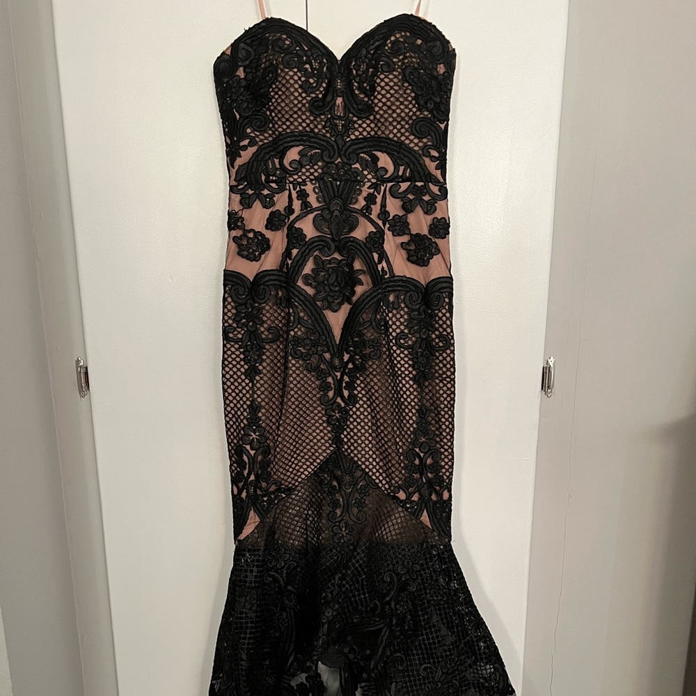 Beautiful black & nude lace detailed cocktail dress